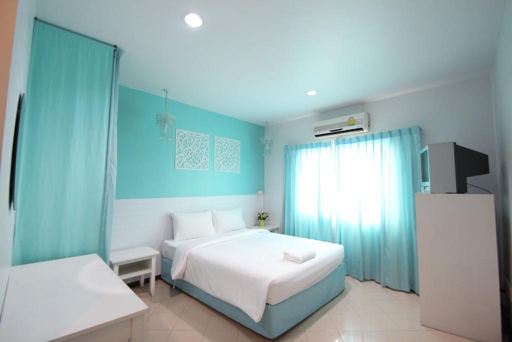 Preme Hostel Bangkok Exterior photo